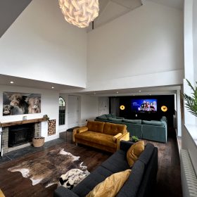 The School of Fun Living Room - kate & tom's Large Holiday Homes